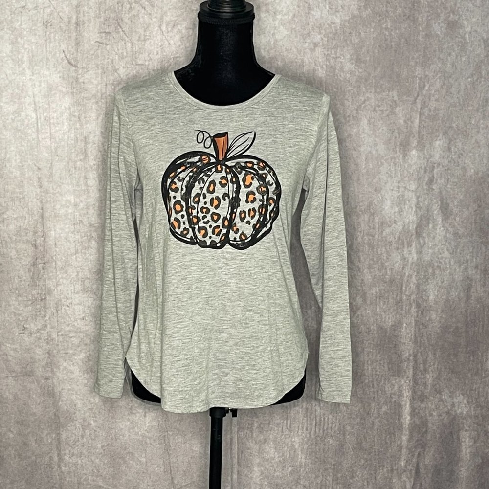 Nice Fall/Autumn long sleeve pumpkin shirt~ size S
